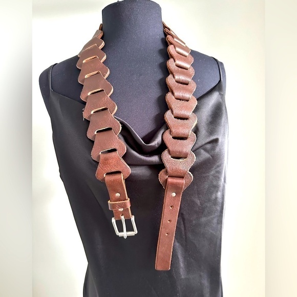 BELT Brown Link Design Faux Leather Fashion Design Women 36 Silver Hardware EUC - Picture 1 of 10